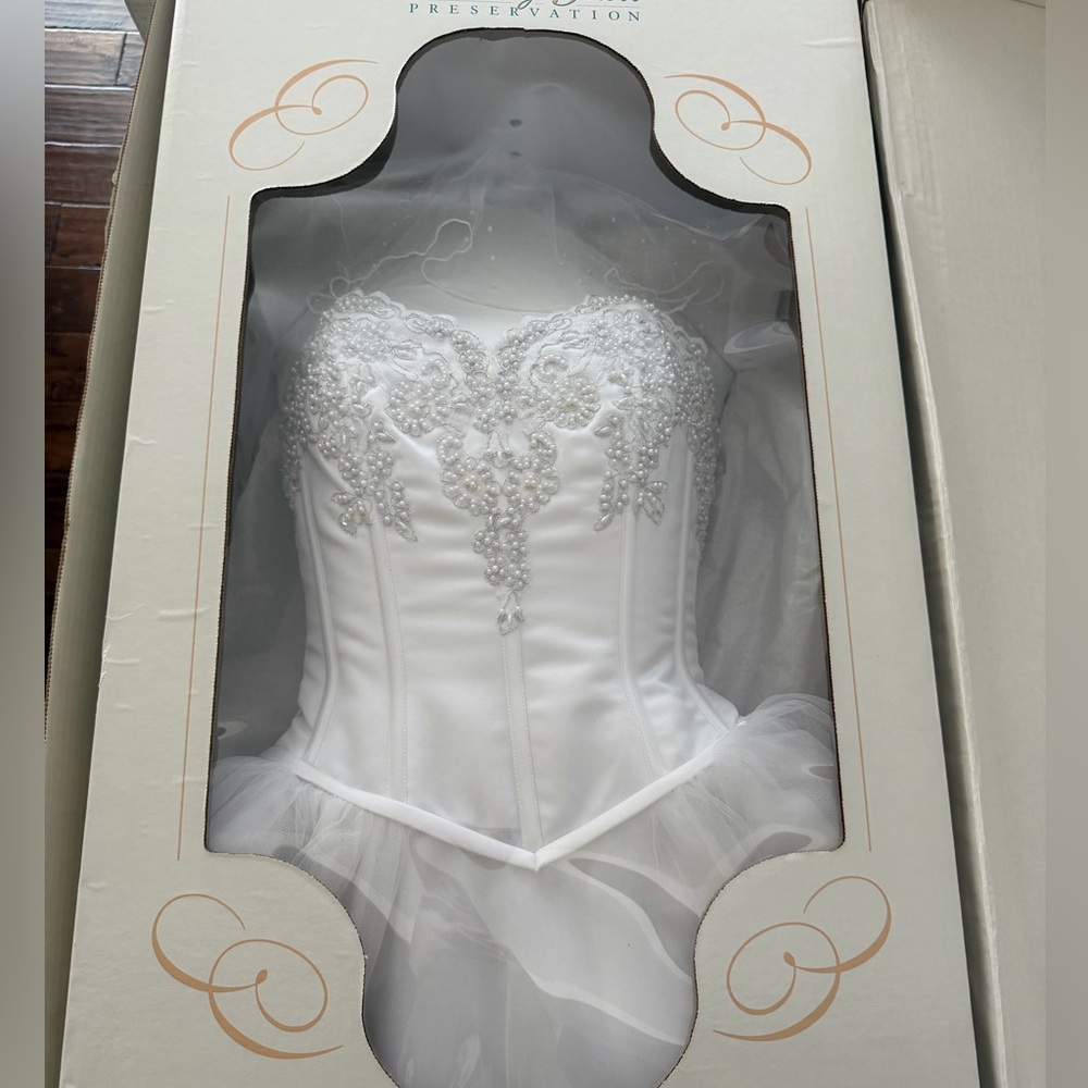 Vintage Beaded/Strapless Wedding Gown - Perfect Condition - XS/00